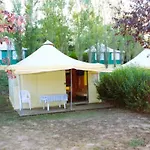 Campsite Mobil Cosy Avec Terrasse Au De - Api-1-52-585 Naucelle